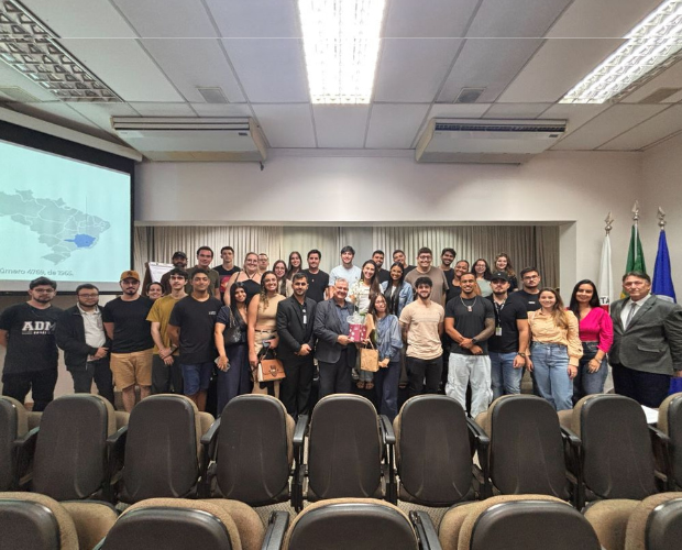 Alunos do curso de Administra��o participam de palestra sobre Gest�o Inteligente na Acipa